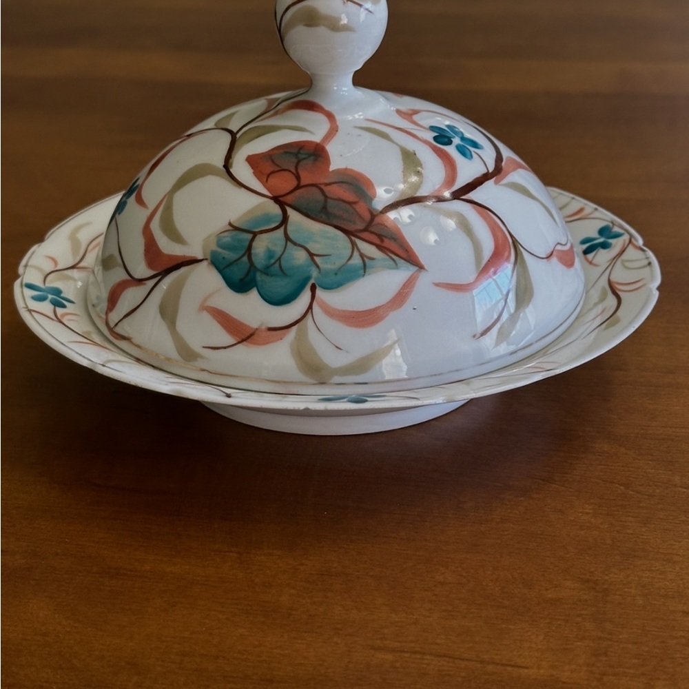 Porcelain Covered Dish - Picture 10 of 12